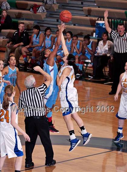 Thumbnail 1 in Austin-East vs. Gatlinburg-Pittman (D3-AAA playoffs) photogallery.