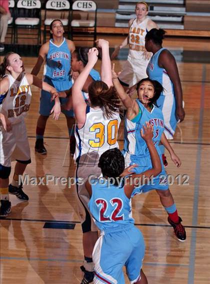 Thumbnail 2 in Austin-East vs. Gatlinburg-Pittman (D3-AAA playoffs) photogallery.