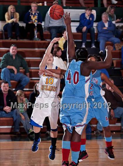 Thumbnail 2 in Austin-East vs. Gatlinburg-Pittman (D3-AAA playoffs) photogallery.