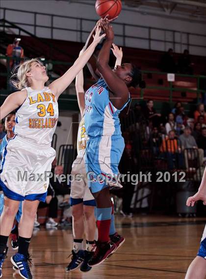 Thumbnail 3 in Austin-East vs. Gatlinburg-Pittman (D3-AAA playoffs) photogallery.