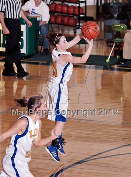 Thumbnail 2 in Austin-East vs. Gatlinburg-Pittman (D3-AAA playoffs) photogallery.
