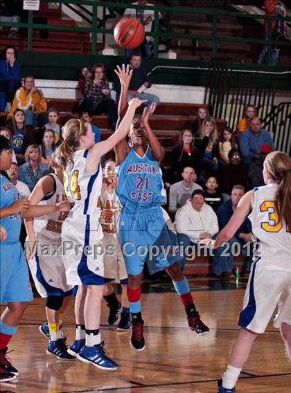 Thumbnail 3 in Austin-East vs. Gatlinburg-Pittman (D3-AAA playoffs) photogallery.