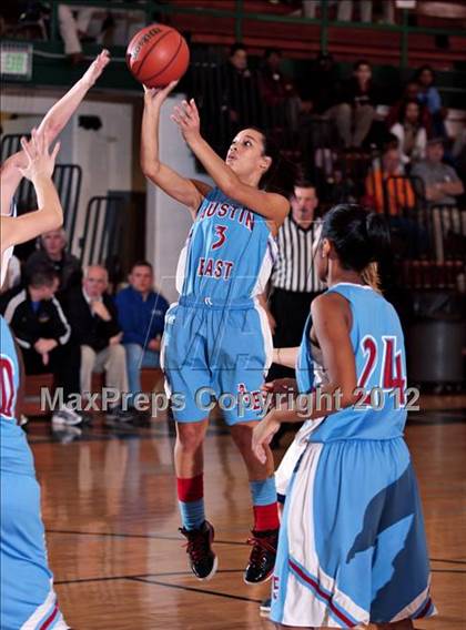 Thumbnail 2 in Austin-East vs. Gatlinburg-Pittman (D3-AAA playoffs) photogallery.