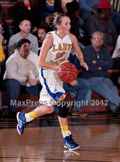 Thumbnail 1 in Austin-East vs. Gatlinburg-Pittman (D3-AAA playoffs) photogallery.
