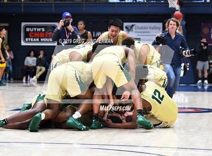 Thumbnail 3 in Moreau Catholic vs. Notre Dame (MaxPreps/DLS MLK Classic) photogallery.