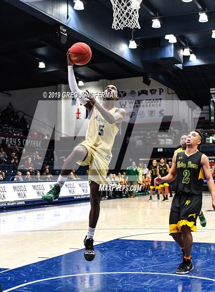 Thumbnail 3 in Moreau Catholic vs. Notre Dame (MaxPreps/DLS MLK Classic) photogallery.