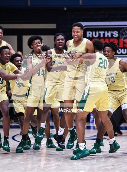 Thumbnail 2 in Moreau Catholic vs. Notre Dame (MaxPreps/DLS MLK Classic) photogallery.