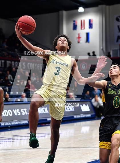 Thumbnail 2 in Moreau Catholic vs. Notre Dame (MaxPreps/DLS MLK Classic) photogallery.