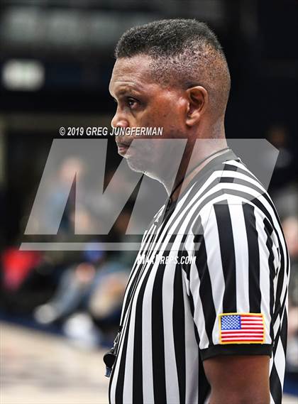 Thumbnail 3 in Moreau Catholic vs. Notre Dame (MaxPreps/DLS MLK Classic) photogallery.