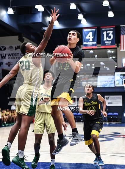 Thumbnail 3 in Moreau Catholic vs. Notre Dame (MaxPreps/DLS MLK Classic) photogallery.