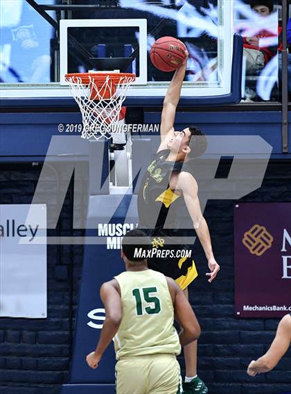 Thumbnail 3 in Moreau Catholic vs. Notre Dame (MaxPreps/DLS MLK Classic) photogallery.