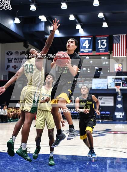 Thumbnail 1 in Moreau Catholic vs. Notre Dame (MaxPreps/DLS MLK Classic) photogallery.