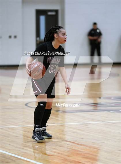 Thumbnail 2 in Cedar Park vs. Pearland (McDonald's Texas Invitational) photogallery.
