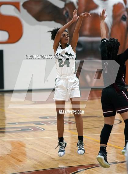 Thumbnail 3 in Cedar Park vs. Pearland (McDonald's Texas Invitational) photogallery.