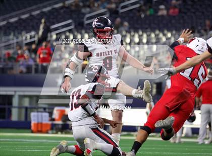 Thumbnail 1 in Motley County vs. Strawn (UIL Football 1A D2 Finals) photogallery.