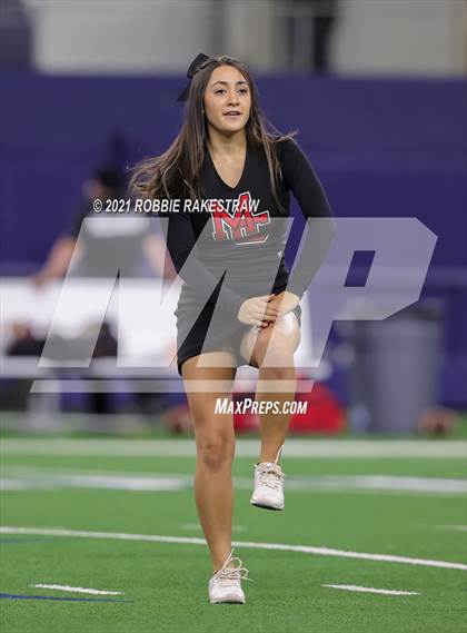 Thumbnail 3 in Motley County vs. Strawn (UIL Football 1A D2 Finals) photogallery.