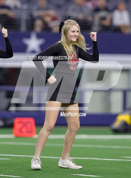 Thumbnail 3 in Motley County vs. Strawn (UIL Football 1A D2 Finals) photogallery.