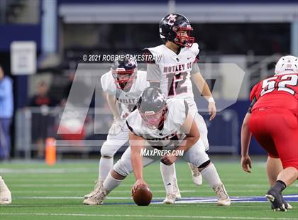 Thumbnail 2 in Motley County vs. Strawn (UIL Football 1A D2 Finals) photogallery.