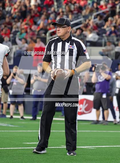 Thumbnail 2 in Motley County vs. Strawn (UIL Football 1A D2 Finals) photogallery.