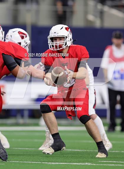 Thumbnail 2 in Motley County vs. Strawn (UIL Football 1A D2 Finals) photogallery.