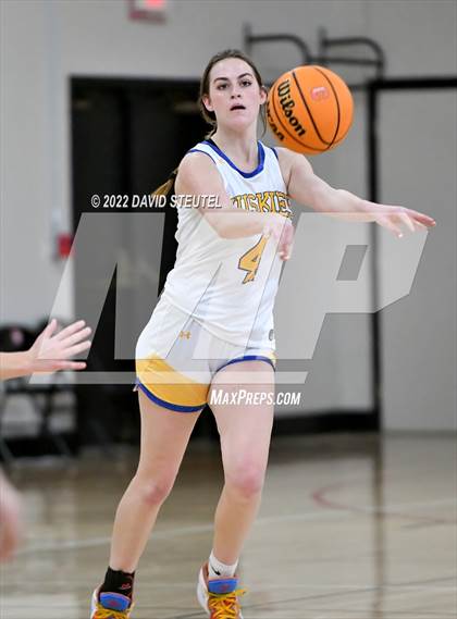 Thumbnail 1 in Foresthill vs. Sutter (Sac Adventist Holiday Invitational) photogallery.
