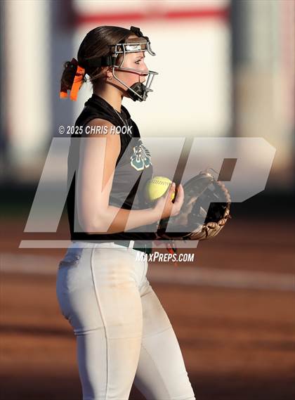 Thumbnail 1 in Canyon del Oro vs Willow Canyon (AIA Softball 4A Semifinal) photogallery.