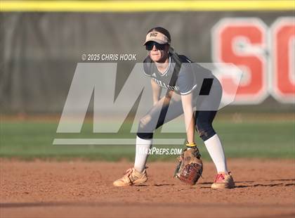 Thumbnail 2 in Canyon del Oro vs Willow Canyon (AIA Softball 4A Semifinal) photogallery.