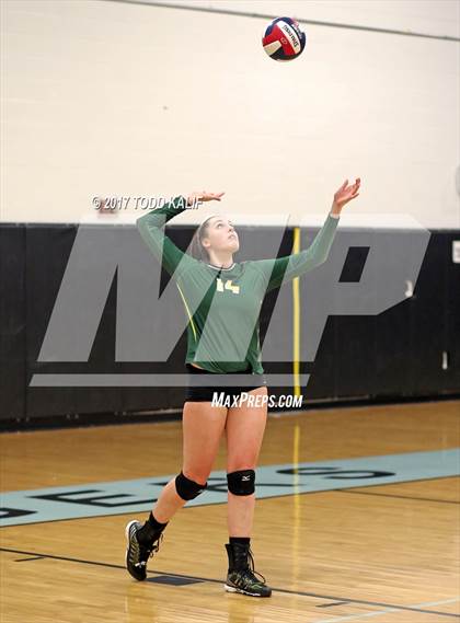 Thumbnail 1 in Holy Cross vs. Coventry (CIAC Class S semifinal) photogallery.