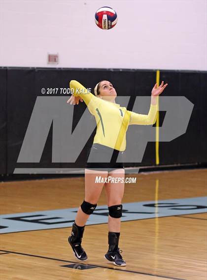 Thumbnail 2 in Holy Cross vs. Coventry (CIAC Class S semifinal) photogallery.