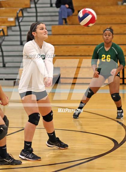 Thumbnail 3 in Holy Cross vs. Coventry (CIAC Class S semifinal) photogallery.