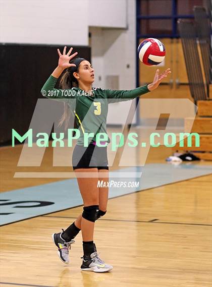 Thumbnail 2 in Holy Cross vs. Coventry (CIAC Class S semifinal) photogallery.