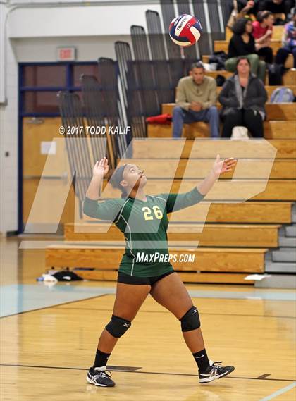 Thumbnail 2 in Holy Cross vs. Coventry (CIAC Class S semifinal) photogallery.