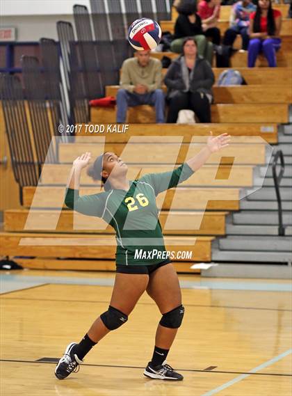 Thumbnail 1 in Holy Cross vs. Coventry (CIAC Class S semifinal) photogallery.