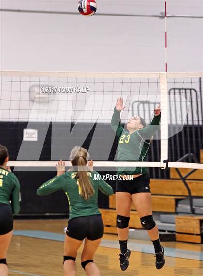 Thumbnail 2 in Holy Cross vs. Coventry (CIAC Class S semifinal) photogallery.