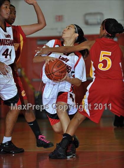 Thumbnail 2 in Corona vs. Rancho Verde (Lady Bears Holiday Classic Finals) photogallery.