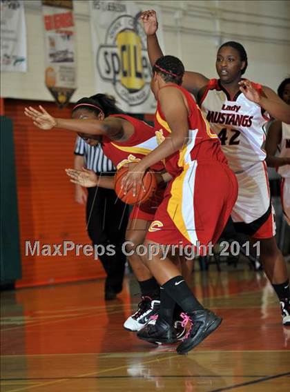 Thumbnail 3 in Corona vs. Rancho Verde (Lady Bears Holiday Classic Finals) photogallery.