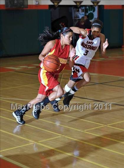 Thumbnail 3 in Corona vs. Rancho Verde (Lady Bears Holiday Classic Finals) photogallery.