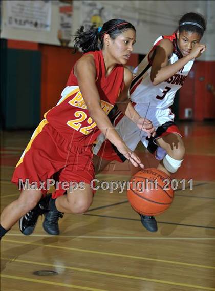 Thumbnail 3 in Corona vs. Rancho Verde (Lady Bears Holiday Classic Finals) photogallery.