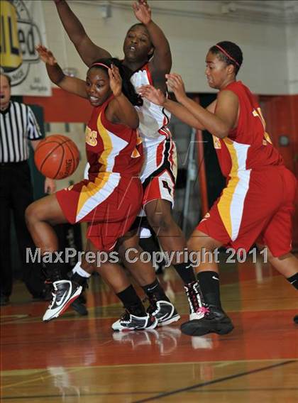 Thumbnail 2 in Corona vs. Rancho Verde (Lady Bears Holiday Classic Finals) photogallery.