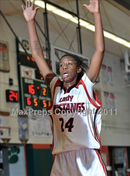 Thumbnail 2 in Corona vs. Rancho Verde (Lady Bears Holiday Classic Finals) photogallery.