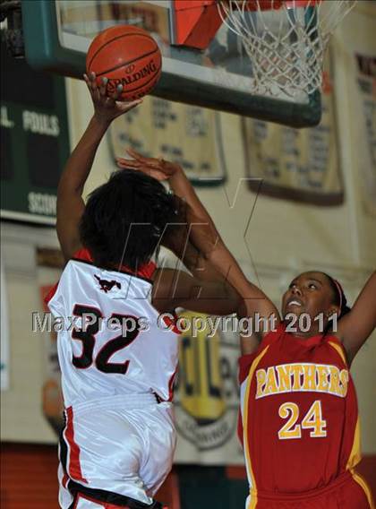 Thumbnail 1 in Corona vs. Rancho Verde (Lady Bears Holiday Classic Finals) photogallery.