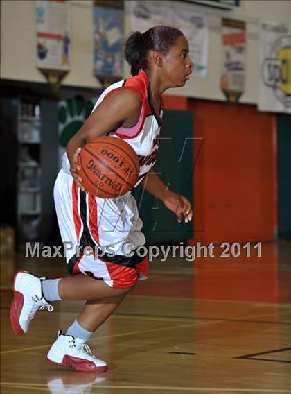 Thumbnail 1 in Corona vs. Rancho Verde (Lady Bears Holiday Classic Finals) photogallery.