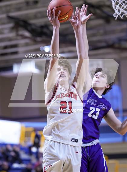 Thumbnail 3 in Pierson vs Port Jefferson (NYSPHSAA Section XI Class C Final) photogallery.