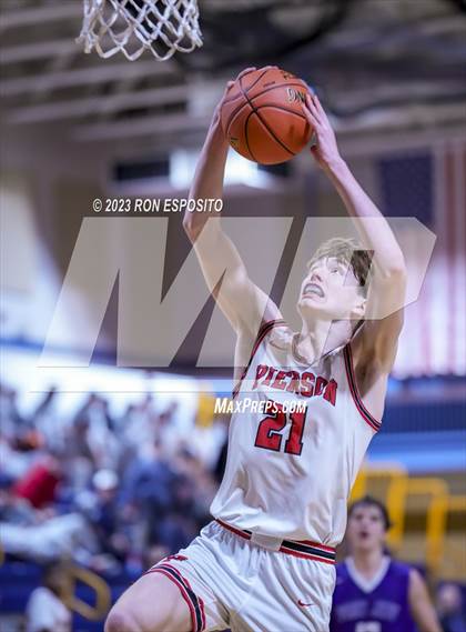 Thumbnail 2 in Pierson vs Port Jefferson (NYSPHSAA Section XI Class C Final) photogallery.
