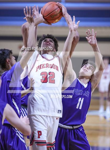 Thumbnail 1 in Pierson vs Port Jefferson (NYSPHSAA Section XI Class C Final) photogallery.