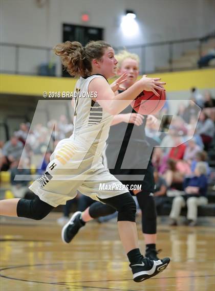 Thumbnail 3 in Hendersonville vs Mount Juliet (TSSAA District 9-AAA Quarterfinal) photogallery.