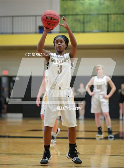 Thumbnail 3 in Hendersonville vs Mount Juliet (TSSAA District 9-AAA Quarterfinal) photogallery.