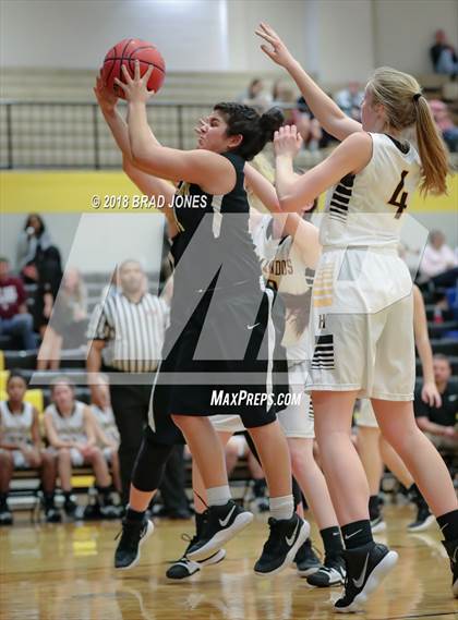 Thumbnail 1 in Hendersonville vs Mount Juliet (TSSAA District 9-AAA Quarterfinal) photogallery.