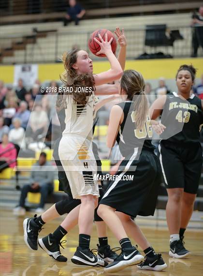 Thumbnail 2 in Hendersonville vs Mount Juliet (TSSAA District 9-AAA Quarterfinal) photogallery.