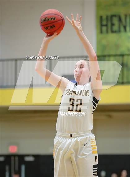 Thumbnail 1 in Hendersonville vs Mount Juliet (TSSAA District 9-AAA Quarterfinal) photogallery.